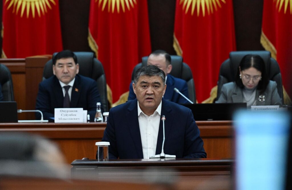 WhatsApp-Image-2025-02-27-at-15.49.44-1-1024x669 Жогорку Кеңештин депутаттары 27-февралда кыргыз-тажик чек арасы боюнча маалымат угушту.