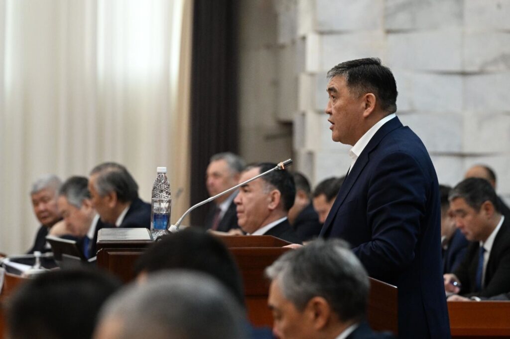 WhatsApp-Image-2025-02-27-at-15.49.45-1024x680 Жогорку Кеңештин депутаттары 27-февралда кыргыз-тажик чек арасы боюнча маалымат угушту.